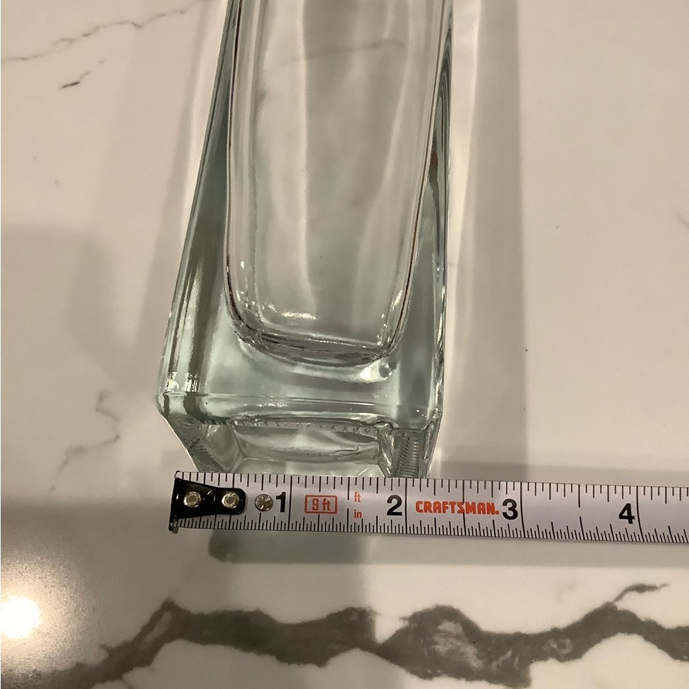 EUC Clear Glass Vase - Picture 6 of 7